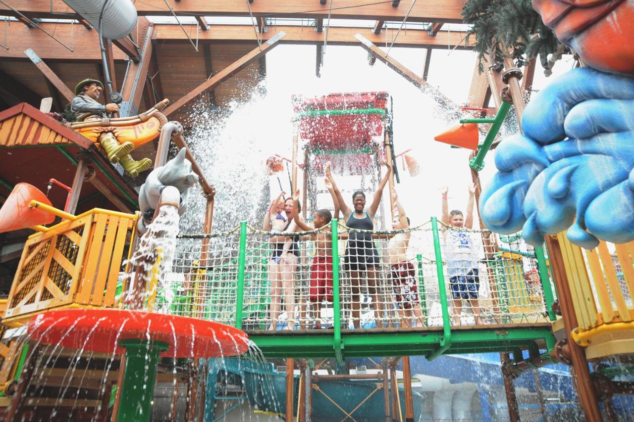 Six Flags Great Escape & Indoor Waterpark 3*