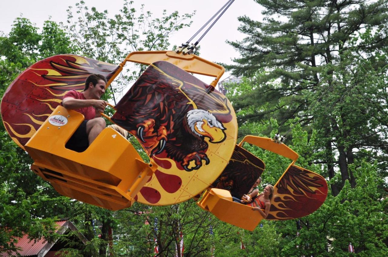 Six Flags Great Escape & Indoor Waterpark 3*